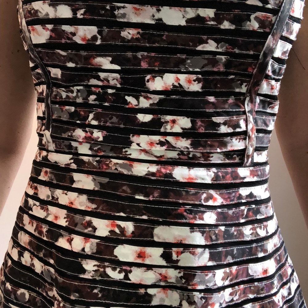 Dress - Picture 5 of 7